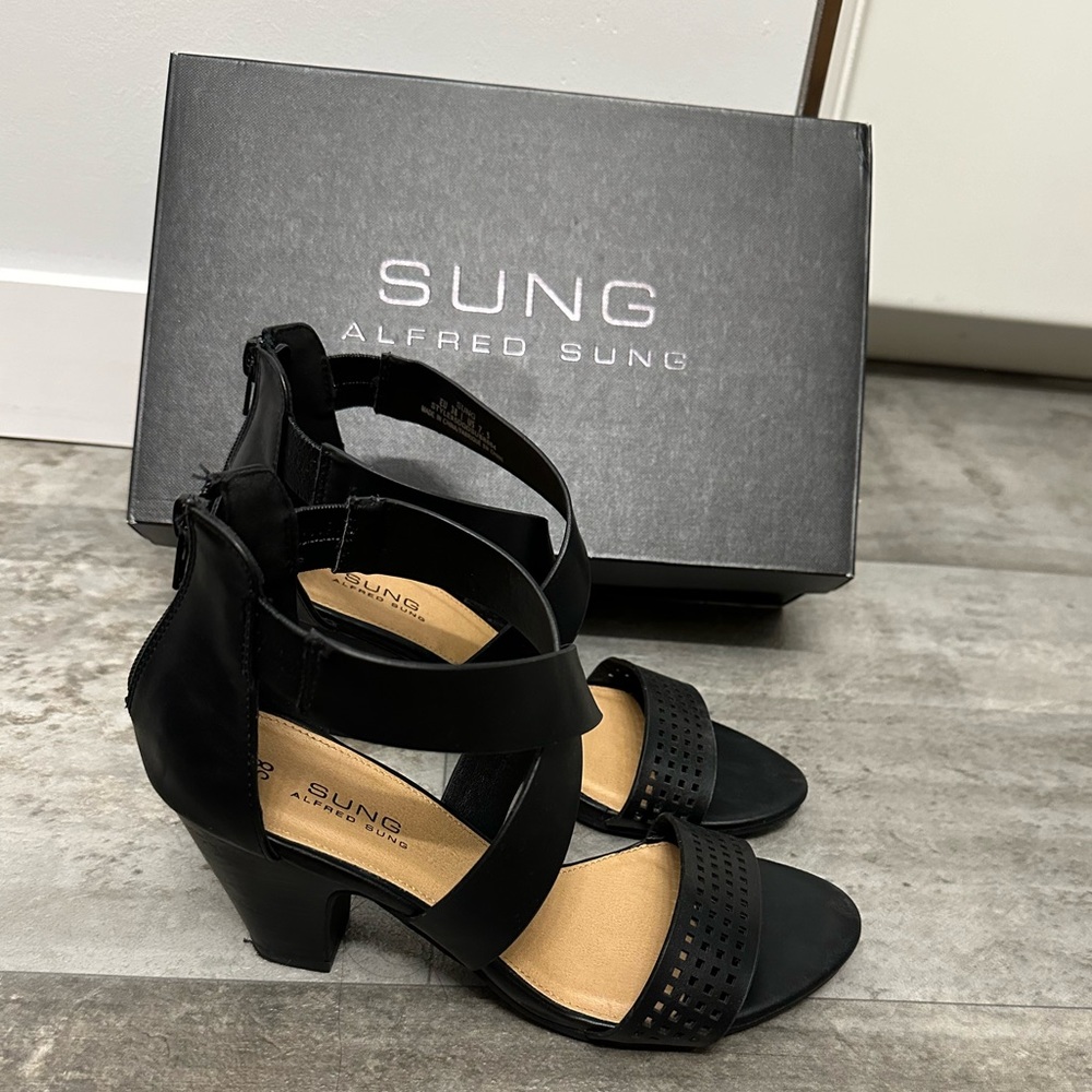 Alfred Sung Black Heels